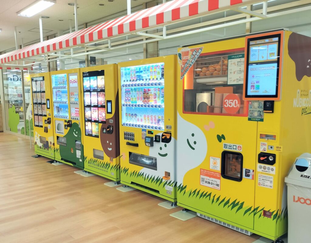 自販機コーナーと電子レンジ