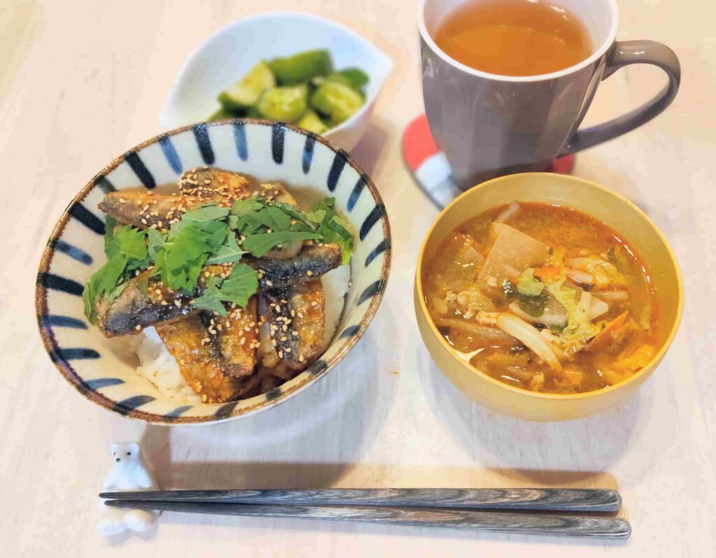 ヨシケイお試しセットで作ったイワシ丼と坦々スープ