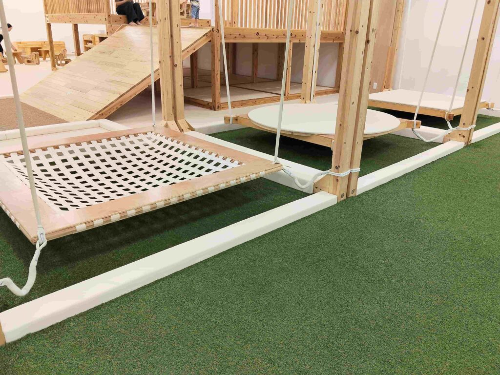 他店よりよく動くブランコ