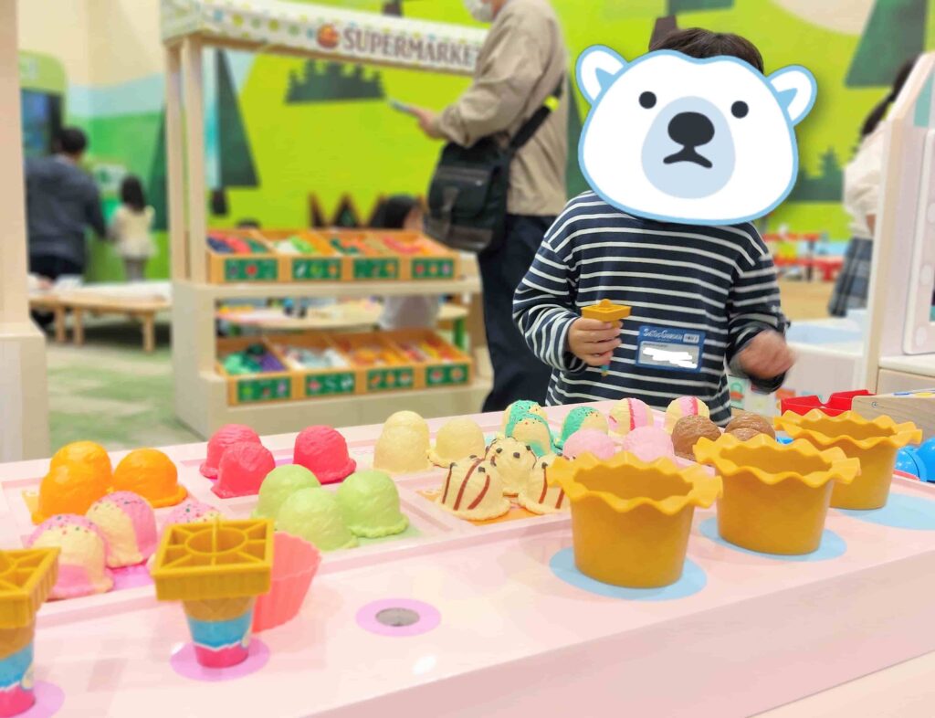 岡崎スキッズガーデンのおままごと(アイス屋さん)